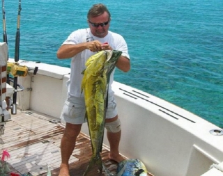 钓到了一条多拉多